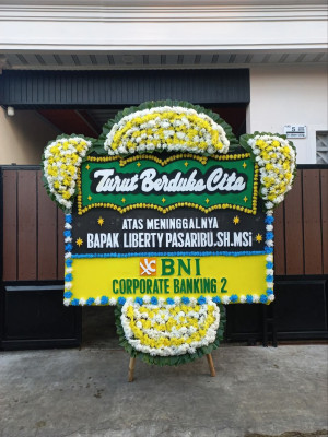 Papan Bunga Duka di Padang Cakur