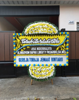 Papan Bunga Duka di Padang Cakur