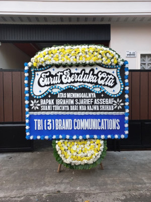 Papan Bunga Duka di Padang Cakur